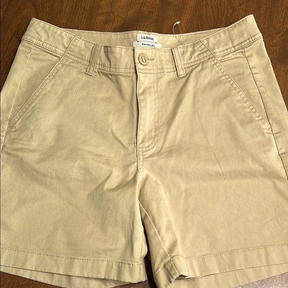 L.L. Bean Tan Classic chino short NWOT tan Size 8 - Picture 1 of 4